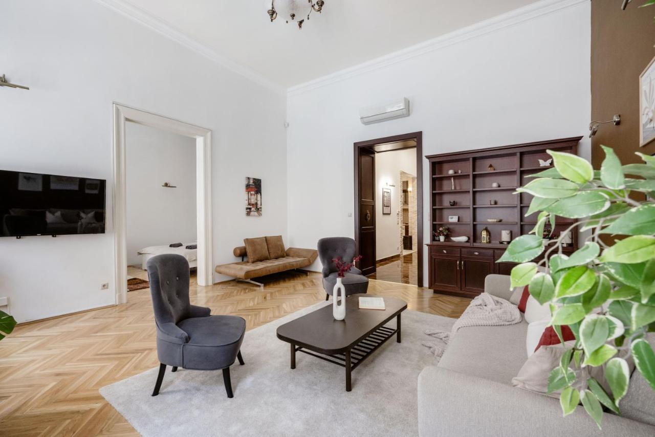 Luxe, Historic Home Downtown Landmarks 19 Century Budapest Luaran gambar