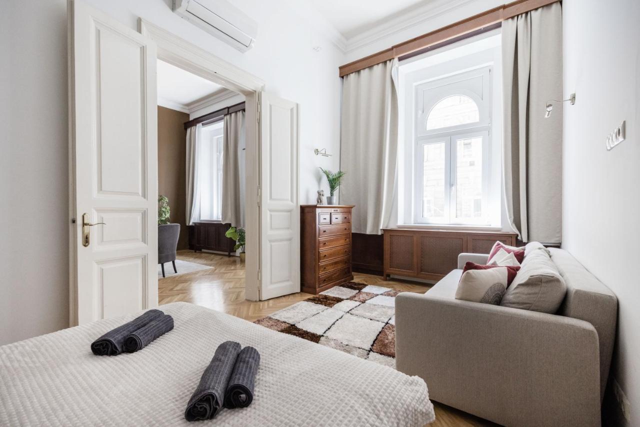 Luxe, Historic Home Downtown Landmarks 19 Century Budapest Luaran gambar