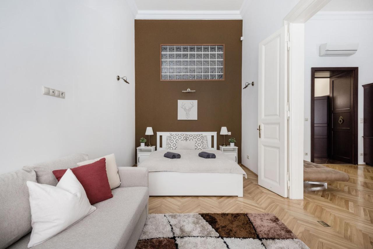Luxe, Historic Home Downtown Landmarks 19 Century Budapest Luaran gambar